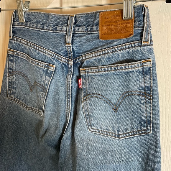 Levi's woman’s Wedgie Straight Size w24 L26 - Picture 6 of 15